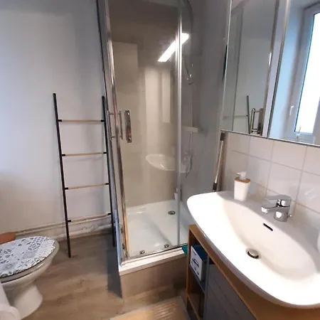 Charmant Studio Proche Centre, Gare , Et Aeroport. Beauvais